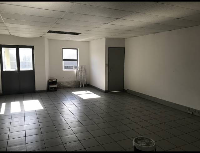 381M² WAREHOUSE TO LET IN AIRPORT INDUSTRIA